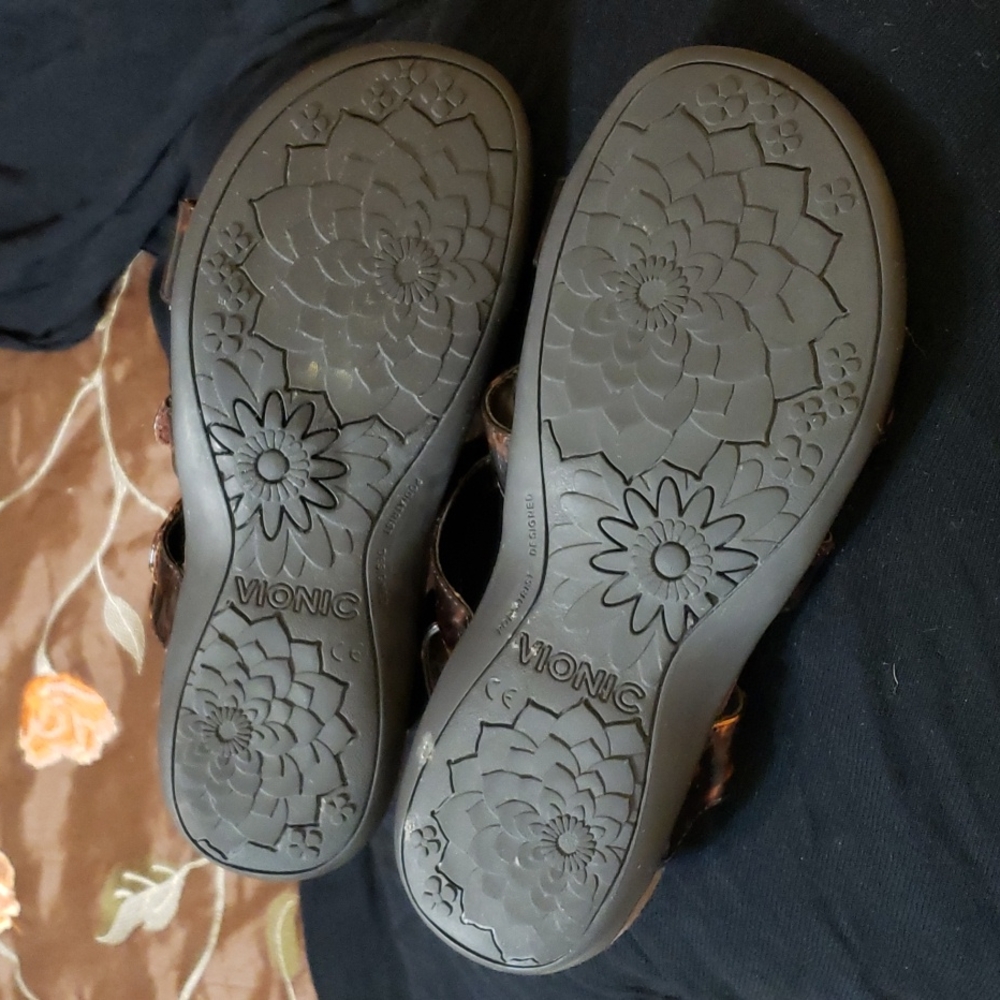 Vionic "Amber" Adjustable Sandal - Picture 5 of 6